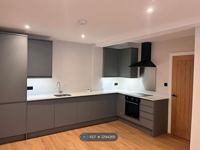 2 Bedroom Flat To Rent In Isabella House, East Grinstead, RH19