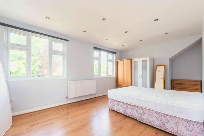 4 Bedroom Maisonette To Rent In Dora Road, Wimbledon, London, SW19