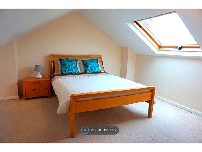 3 Bedroom Terraced House To Rent In Pell Street, Reading, RG1