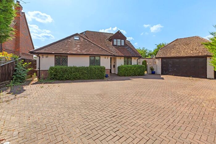 4 Bedroom Detached House For Sale In Shootacre Lane, Princes Risborough, HP27