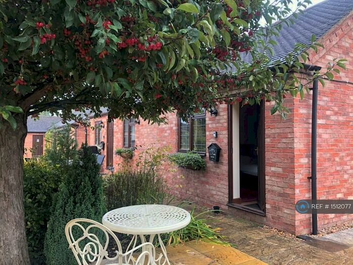 Studio To Rent In Gatehouse Lodges, Cadeby, Market Bosworth, Nuneaton, CV13