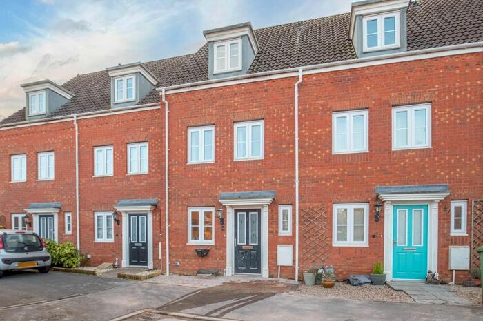 4 Bedroom Terraced House To Rent In Yeomans Close, Astwood Bank, Redditch., B96