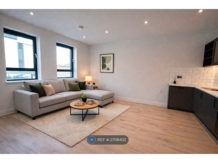 2 Bedroom Flat To Rent In Ashwood House, Camberley, GU15