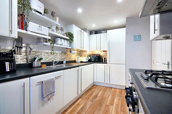 4 Bedroom Detached House For Sale In Lyons Drive, Coventry, CV5