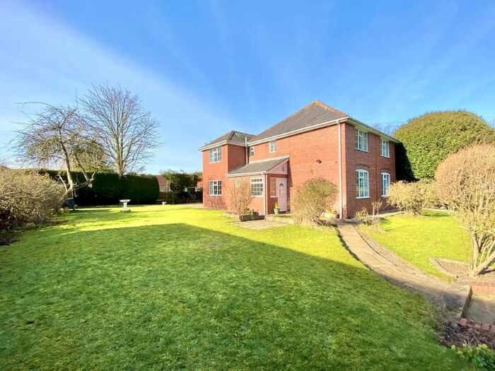 4 Bedroom Detached House For Sale In Church Street, Bainton, YO25