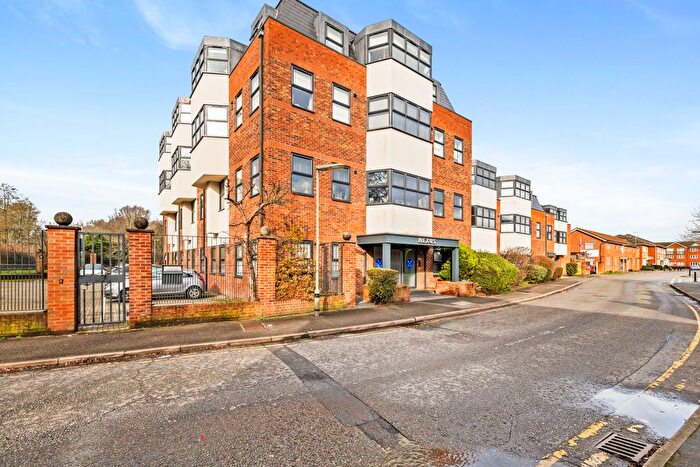 2 Bedroom Flat For Sale In Ref: Gk - Gogmore Lane, Chertsey, KT16
