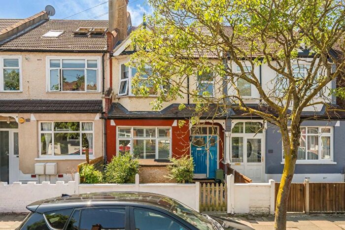 4 Bedroom Terraced House For Sale In Links Road, Tooting, SW17
