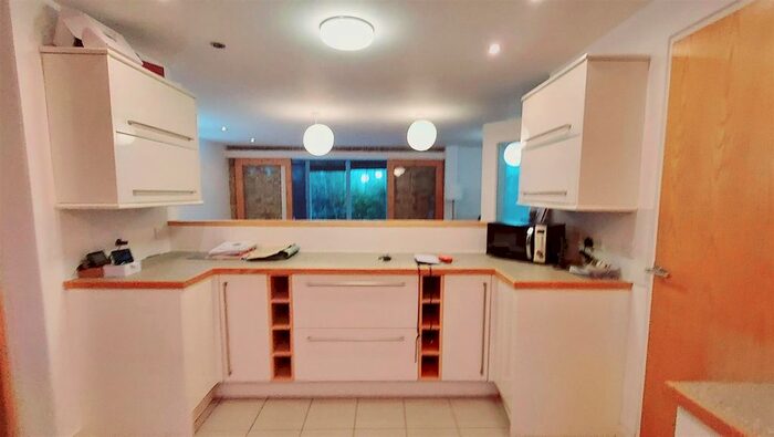 4 Bedroom Terraced House To Rent In Fairglen, Hayle, TR27