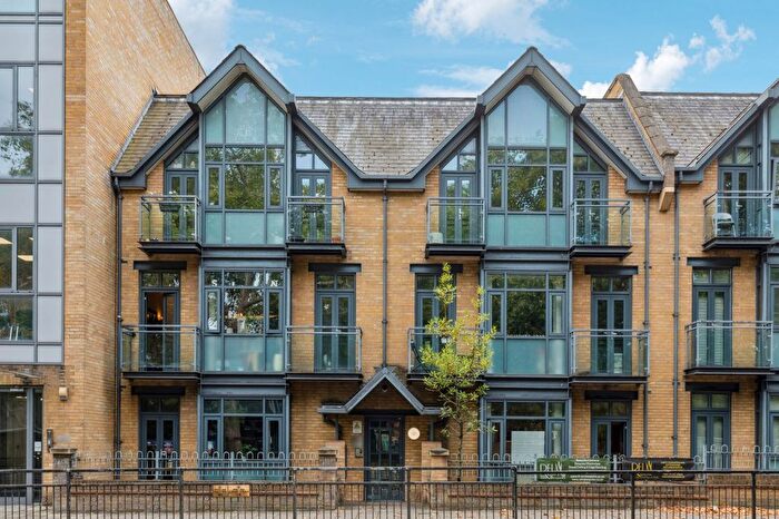 2 Bedroom Flat For Sale In Putney Bridge Road, East Putney, SW18