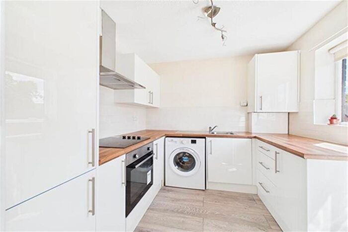 2 Bedroom Flat To Rent In Windmill Court, Newcastle, NE2