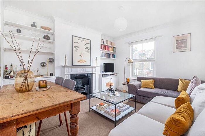 2 Bedroom Flat For Sale In South Lambeth Road, South Lambeth, SW8
