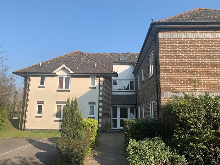 2 Bedroom Apartment To Rent In Southbank Court, Chichester, PO19