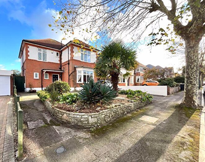 4 Bedroom Detached House For Sale In Leeson Road, Bournemouth, BH7