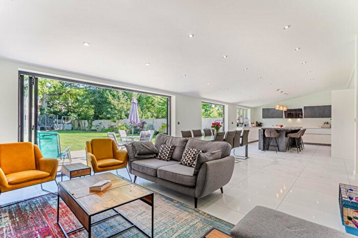 5 Bedroom Detached House For Sale In Butlers Court Road, Beaconsfield, Buckinghamshire, HP9