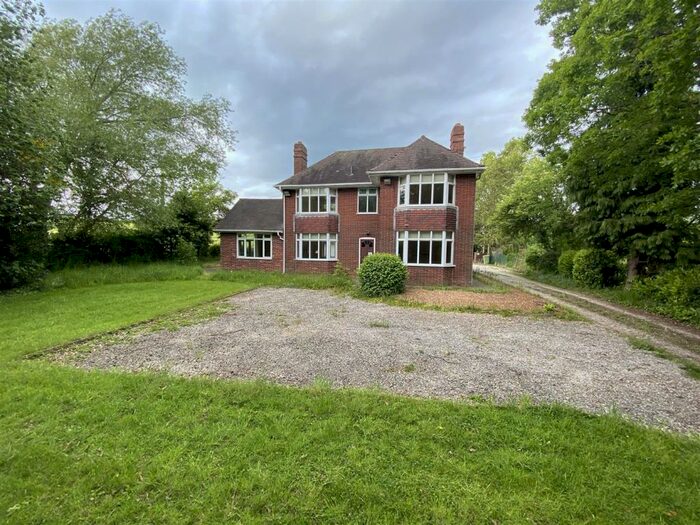 3 Bedroom House To Rent In Chesterfield Road, Arkwright Town, Chesterfield, S44