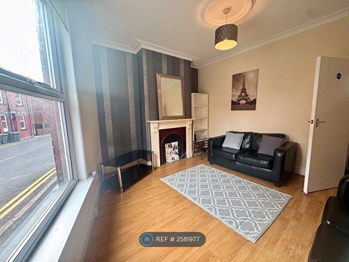 4 Bedroom End Of Terrace House To Rent In Thornville Street, Leeds, LS6