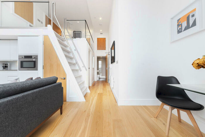 1 Bedroom Apartment To Rent In Flowers Way, Luton, Bedfordshire, LU1