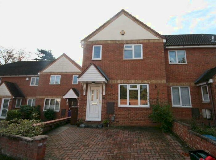 3 Bedroom Semi-Detached House To Rent In Martin Way, Letchworth, SG6