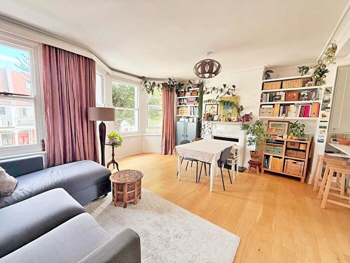 3 Bedroom Maisonette For Sale In Glendale Road, Hove, BN3