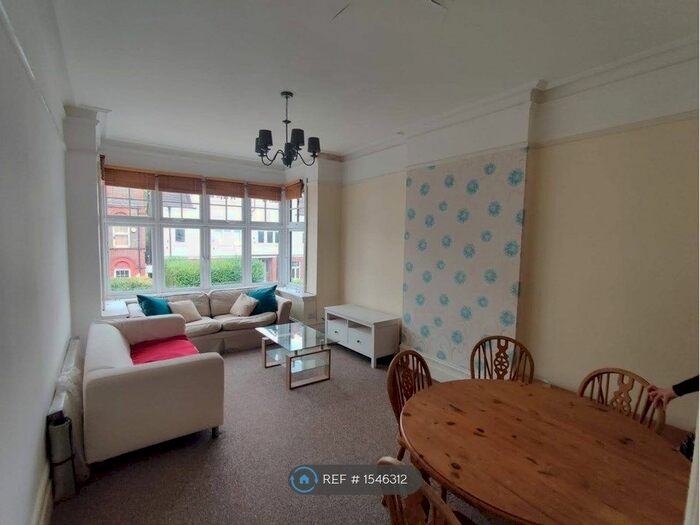 1 Bedroom Flat To Rent In Kingsmead Road, London, SW2