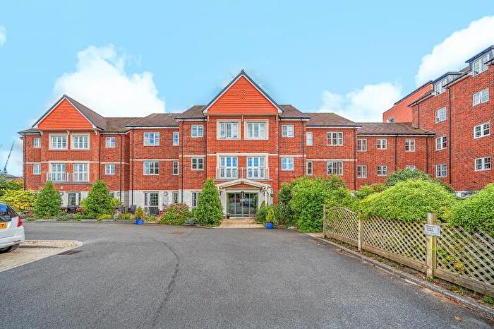 2 Bedroom Apartment For Sale In St. Lukes Road, Maidenhead, SL6