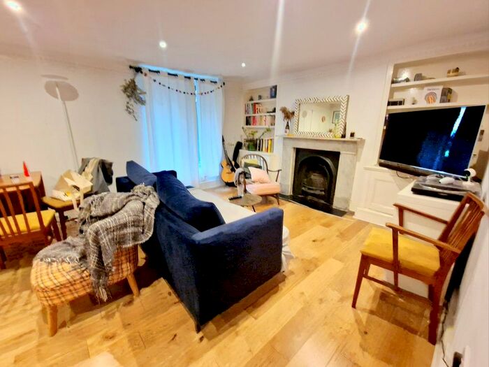 2 Bedroom Flat To Rent In Queen's Drive, Finsbury Park, N4