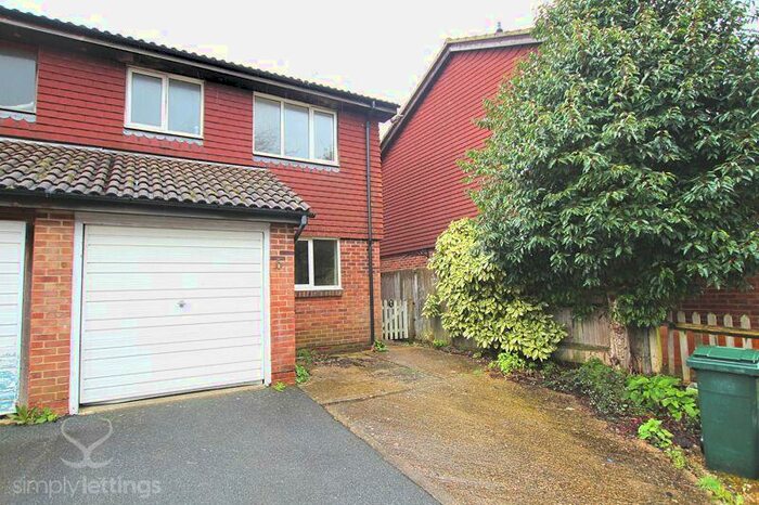 3 Bedroom House To Rent In De Grey Close, Lewes, BN7