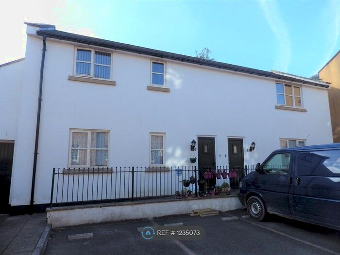 2 Bedroom Flat To Rent In Long Street, Williton, Taunton TA4