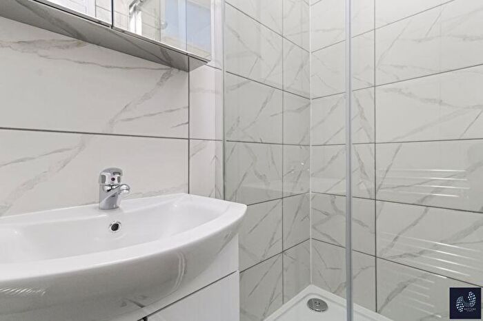 4 Bedroom House To Rent In Northdown Road, Hatfield, AL10
