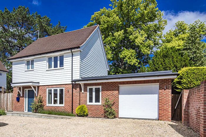 3 Bedroom Detached House For Sale In Lupins, Goring On Thames, RG8