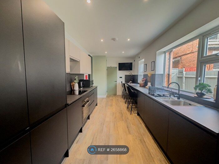 6 Bedroom Semi-Detached House To Rent In Malvern Road, Gloucester, GL1