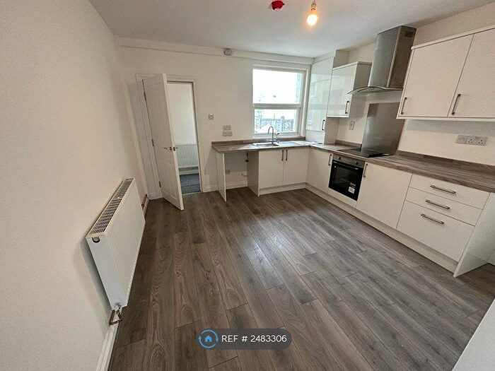 1 Bedroom Flat To Rent In Dover Street, Hull, HU3