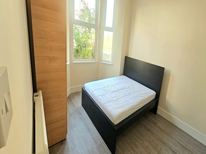 Studio To Rent In Beaconsfield Road, Southall, Greater London, UB1