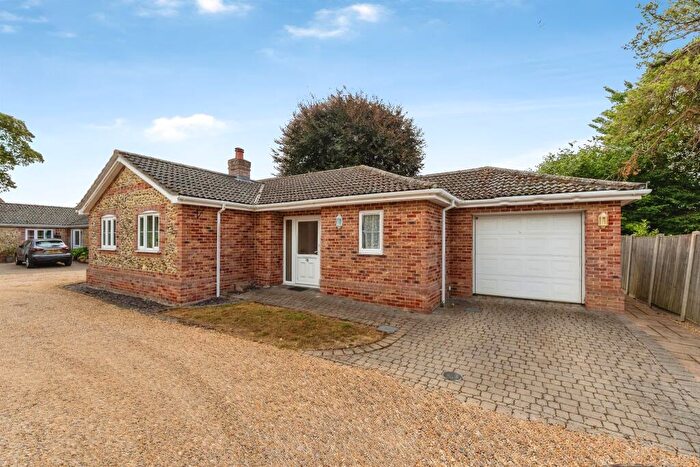 3 Bedroom Detached Bungalow For Sale In Holm Oak Gardens, Swaffham, PE37