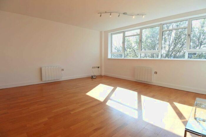 3 Bedroom Flat To Rent In Heathcroft, London, W5