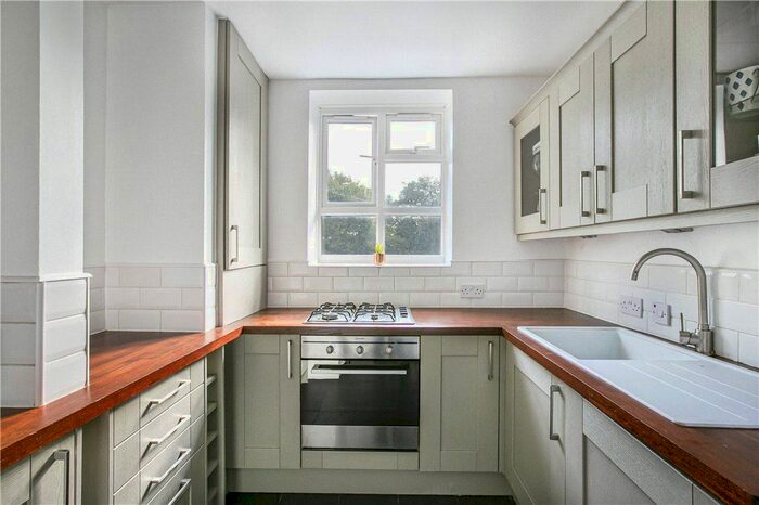 2 Bedroom Flat To Rent In Streatham Hill, London, SW2