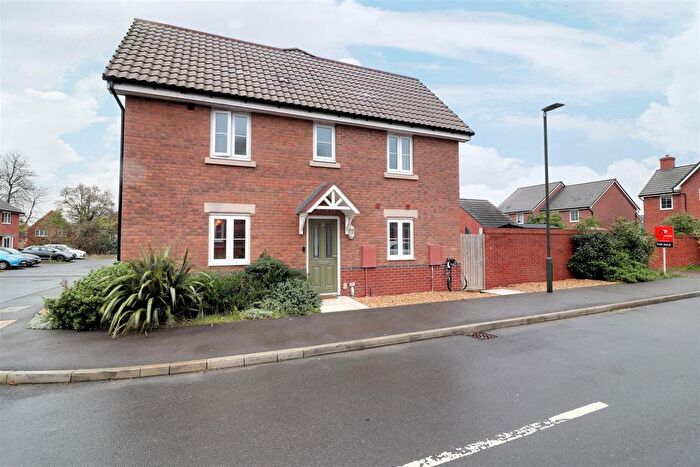 3 Bedroom Semi Detached House For Sale In Maurice Shill Close, Great Oldbury, Stonehouse, GL10