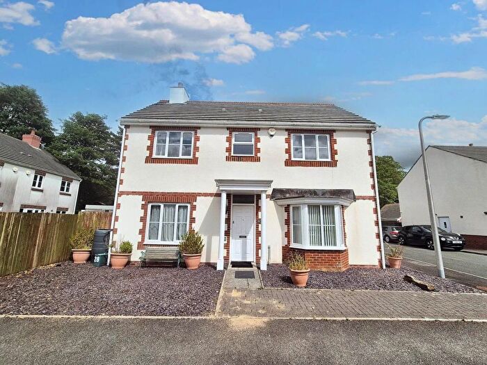 4 Bedroom Detached House To Rent In Erwr Brenhinoedd, Llandybie, Ammanford, SA18