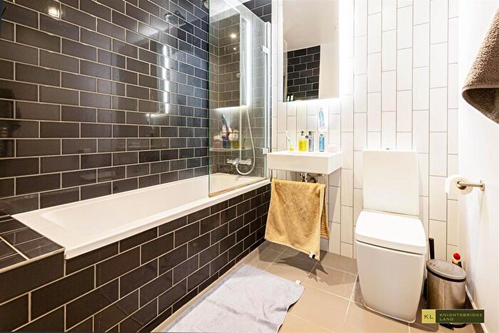 1 Bedroom Flat To Rent In Royal Crest Avenue, London, E16