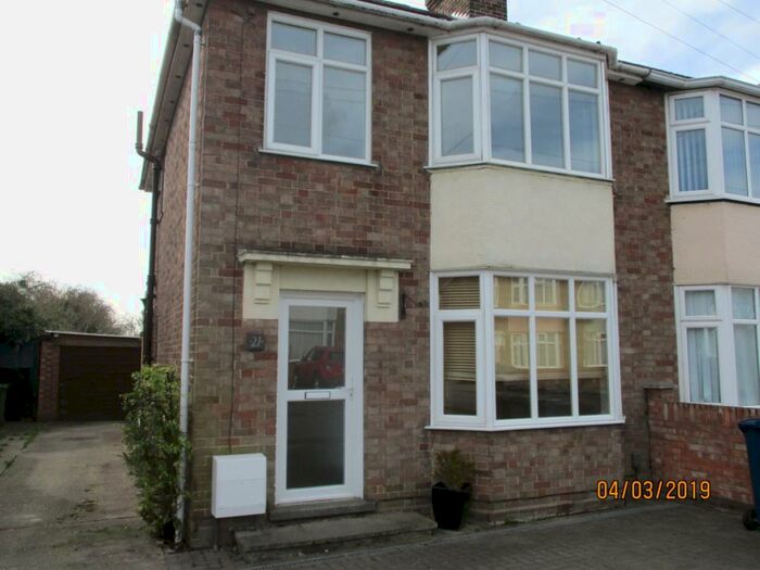 3 Bedroom Semi-Detached House To Rent In Elfleda Road, Cambridge City, CB5