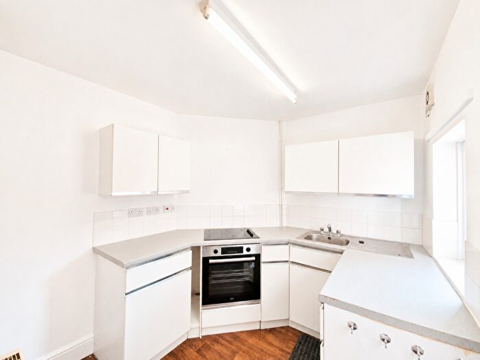 3 Bedroom Terraced House To Rent In Balmoral Road, Nottingham, Nottinghamshire, NG1