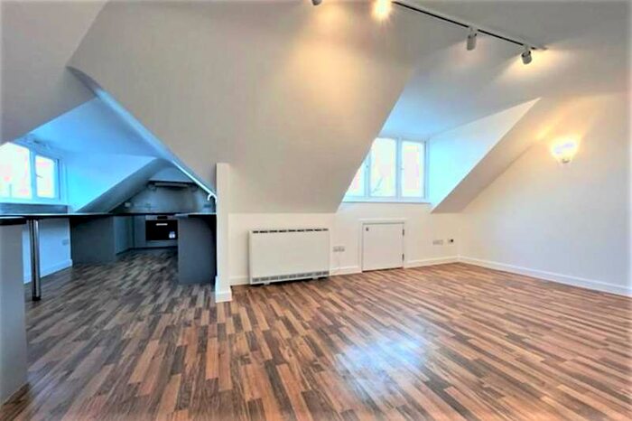 1 Bedroom Flat To Rent In Queens Road, Hendon, NW4