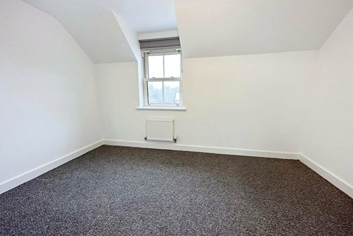 2 Bedroom Flat For Sale In Flanders Close, Bicester, OX26
