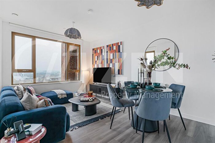 2 Bedroom Flat To Rent In Ilderton Road, London, SE15