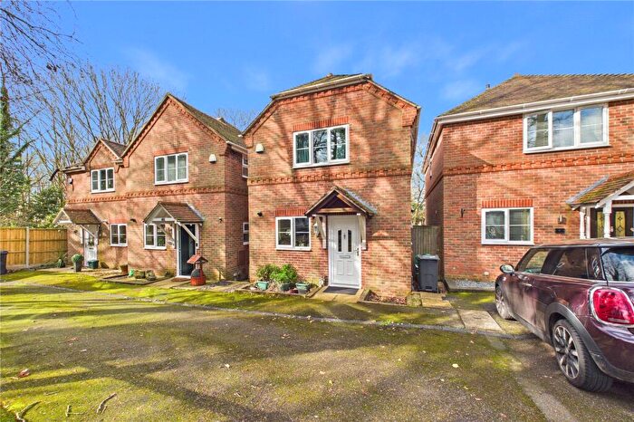 3 Bedroom Detached House To Rent In Blagrave Cottages, Voller Drive, Tilehurst, Reading, RG31