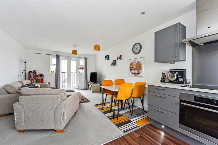 1 Bedroom Flat For Sale In Draper Close, Andover, SP11