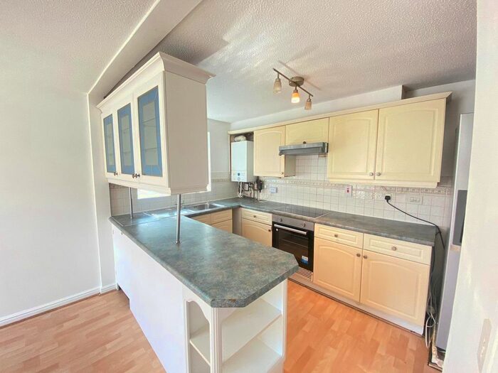 3 Bedroom Detached House To Rent In Livesey Close, Woolwich, SE28