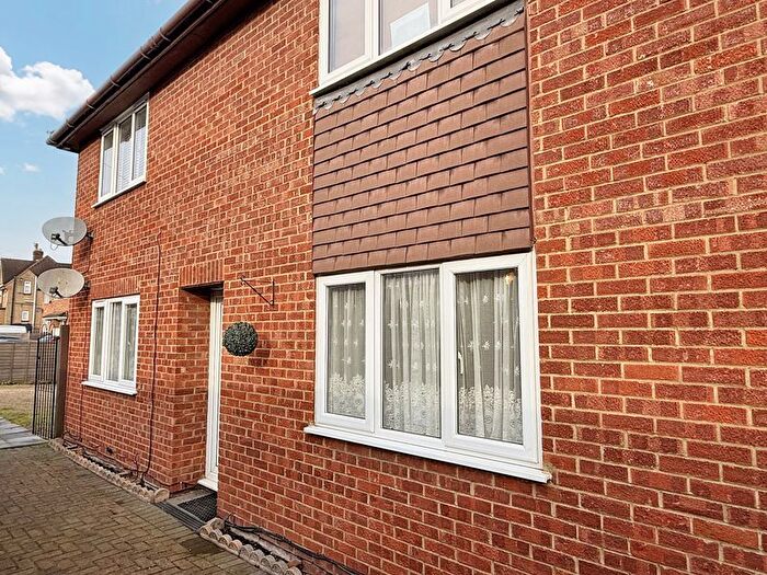 1 Bedroom Flat For Sale In Desborough Avenue, High Wycombe, HP11
