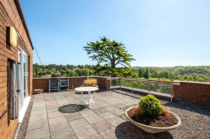 3 Bedroom Penthouse For Sale In Glenavon Park, Bristol, BS9