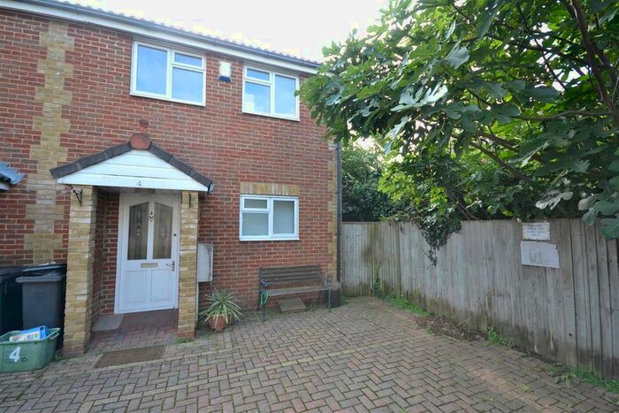 2 Bedroom Property To Rent In Howe Mews, Commercial Road, Eastbourne, BN21